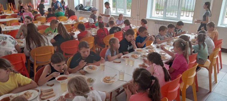 МЫ ЖИВЁМ В ГОСТЯХ У ЛЕТА.